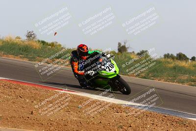 media/Apr-30-2023-CRA (Sun) [[020fcf5d43]]/Race 14-400 Expert-Amateur Superbike/